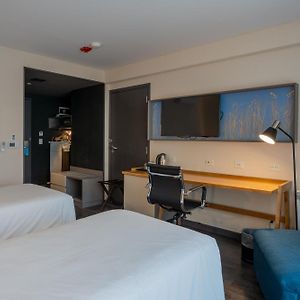 Standard Room Two Twin Beds Lake View